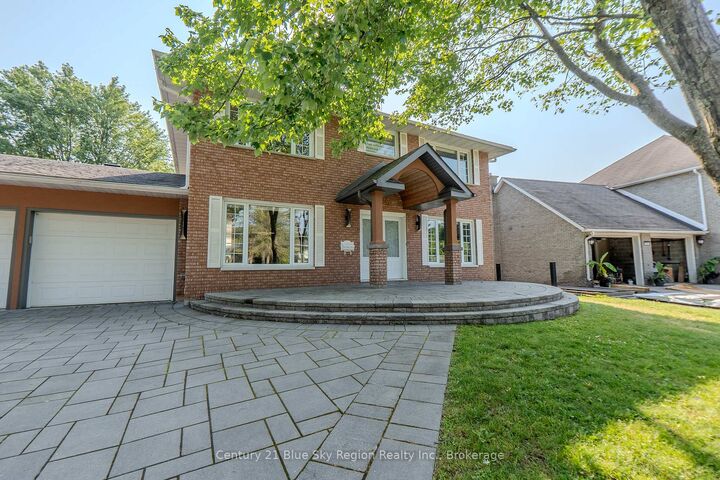Photo de la propriété:  614 Guinevere Court  ON P1A 3N9