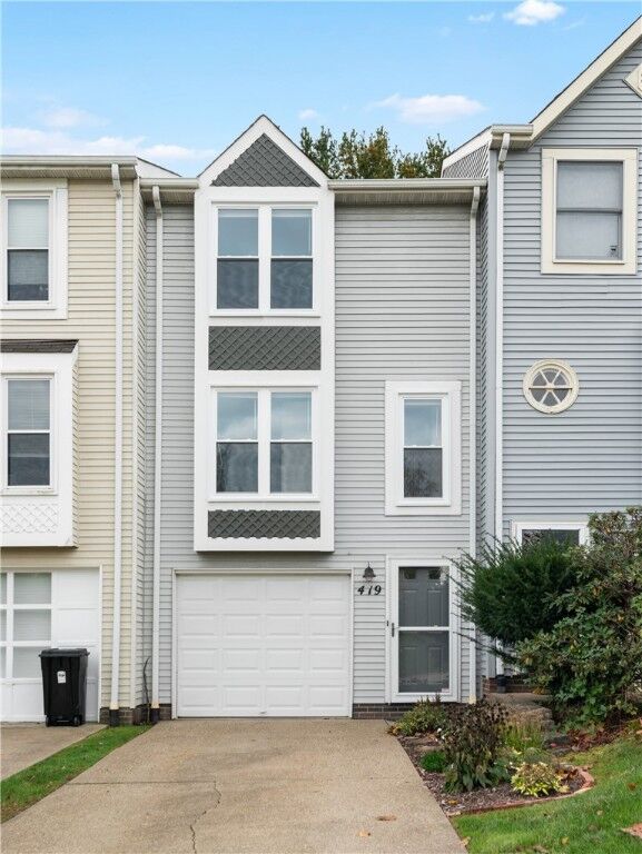 419 Elm Dr  Oakdale PA 15071 photo