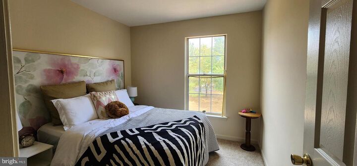 Property Photo: 2076 Bowline Loop VA 22192