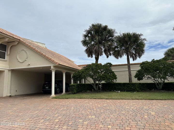 Property Photo:  2117 Ocean Drive  FL 32169 
