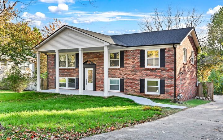 Property Photo: 206 Kings Deer Dr TN 37042