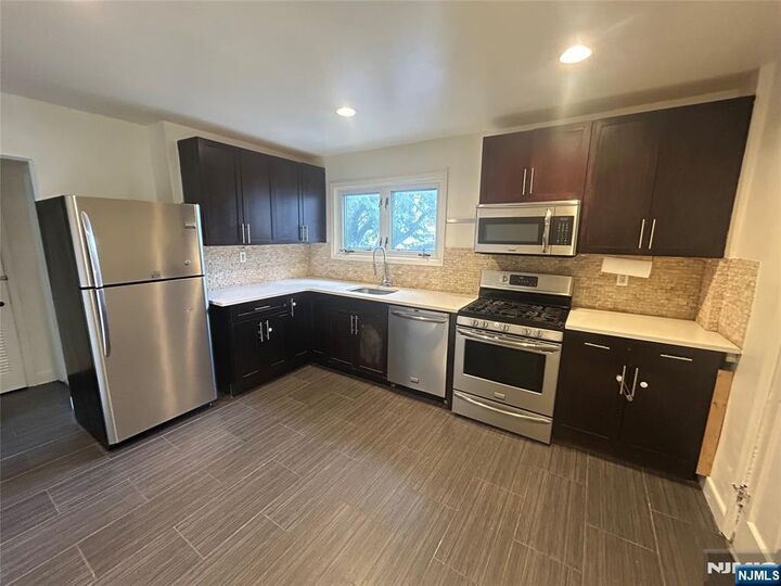 Property Photo:  68 Jewell Street 1  NJ 07026 