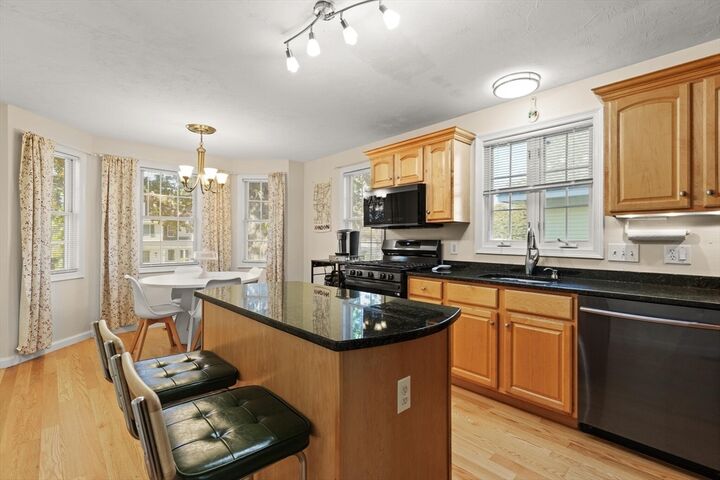 Property Photo:  10 Victoria Gdn A  MA 01701