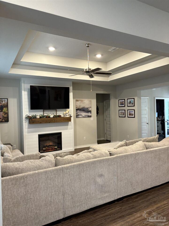 Property Photo:  440 Nowak Rd  FL 32533