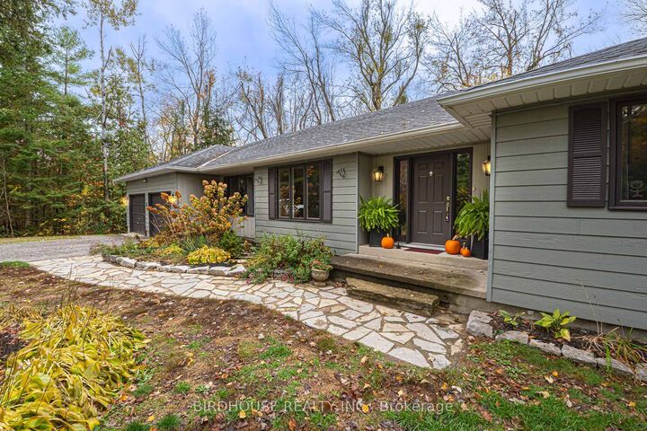 Property Photo:  102 Edwina Drive  ON K0M 1A0