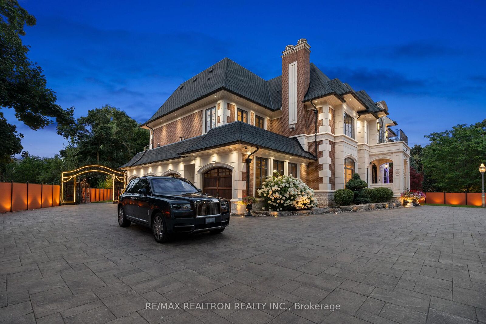 Property Photo:  20 Bryson Drive  ON L4C 6E3
