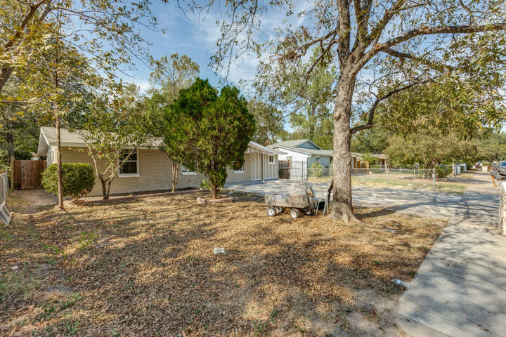 Property Photo: 1118 Spur Street TX 78721
