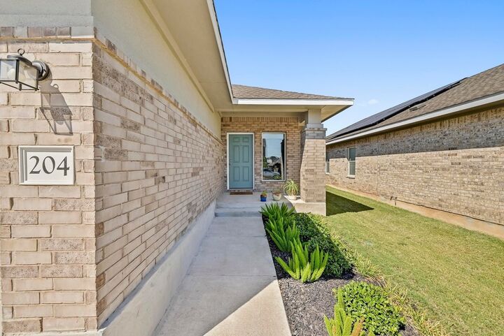 Property Photo:  204 Grey Slate Avenue  TX 78654 