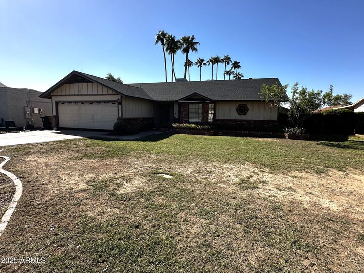 Property Photo: 1932 N Harris Drive AZ 85203