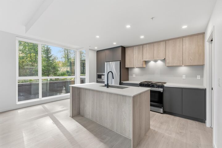 19577 65B Avenue 512  Surrey BC V4N 6Y3 photo
