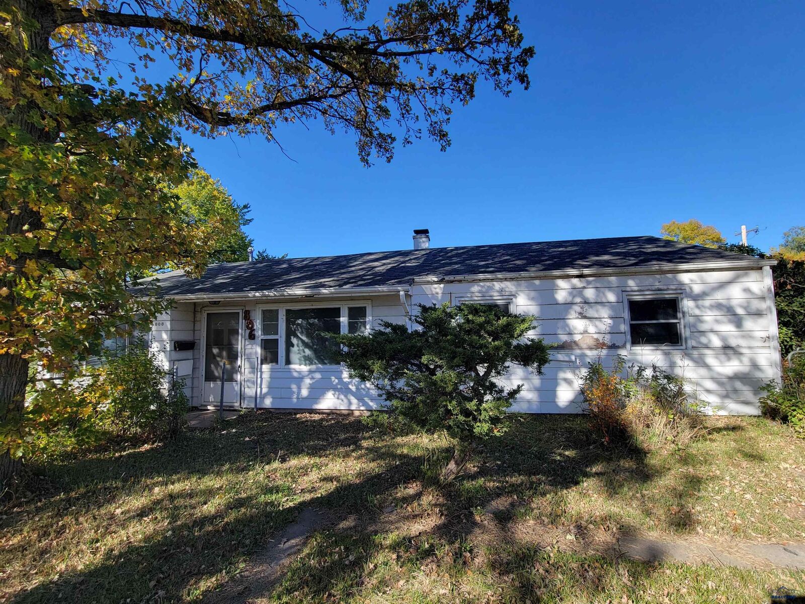 Property Photo:  806 E Ohio  SD 57701 