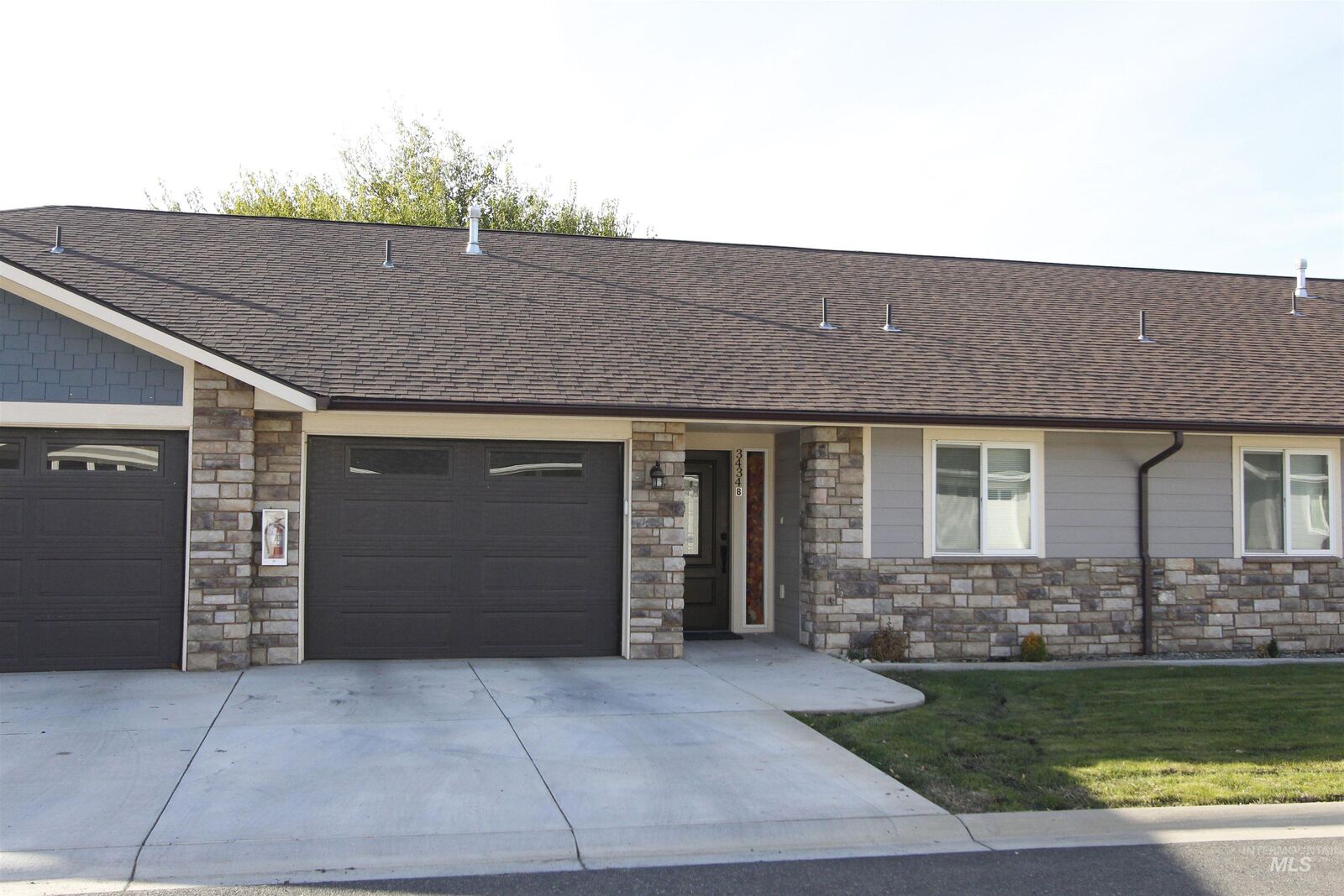 Property Photo:  3434 5th St. B  ID 83501 
