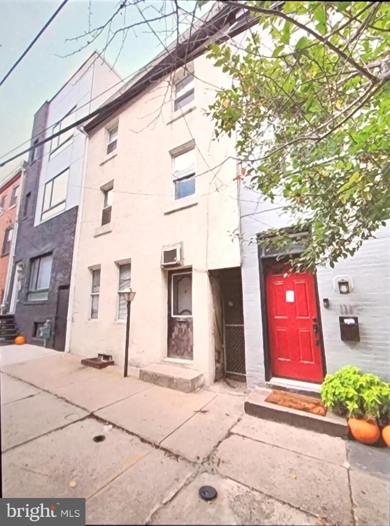 Property Photo:  1121 N Hancock Street  PA 19123 