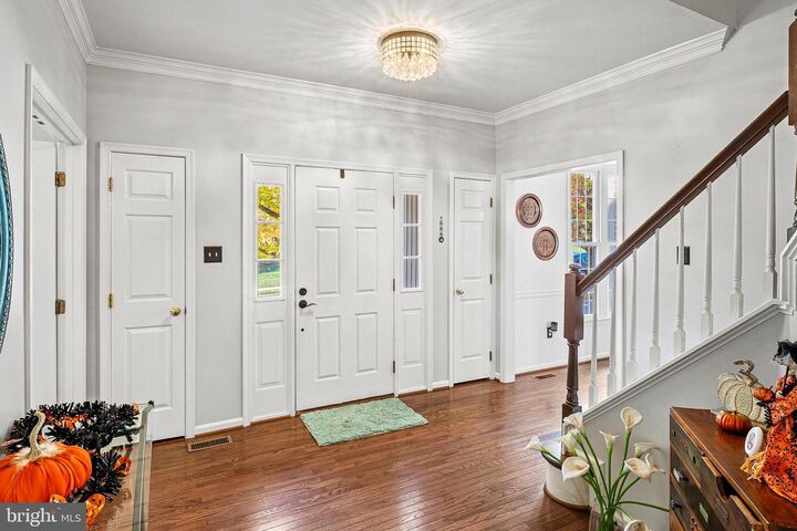 Property Photo:  1 Trotting Horse Court  MD 21228