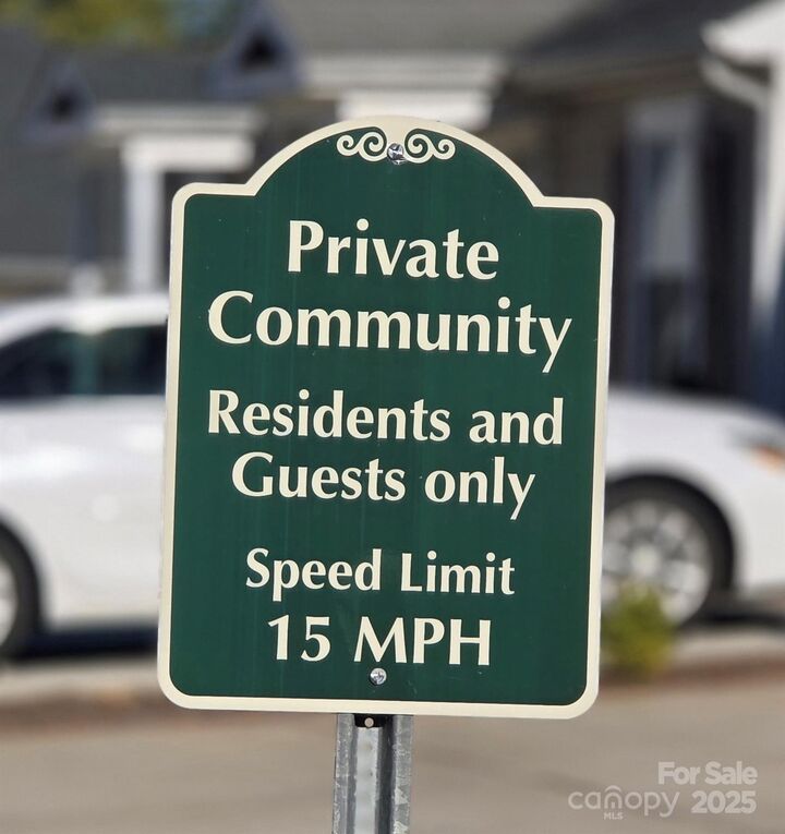 Property Photo: 2053 Pin Oak Place NC 28032