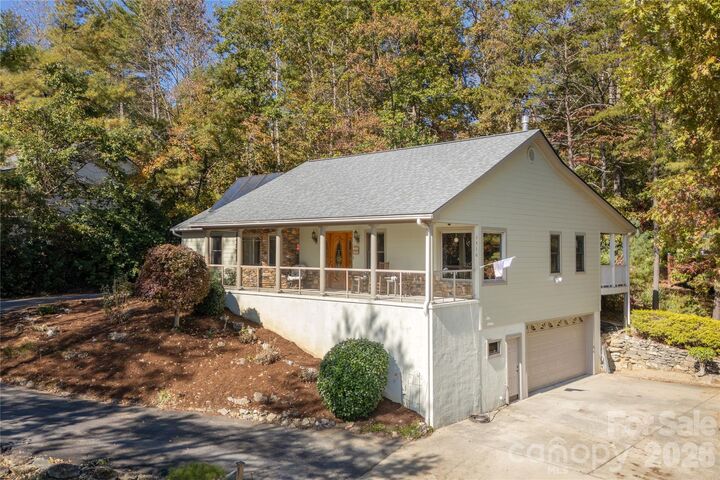 Property Photo: 1510 Chestnut Gap Road NC 28792