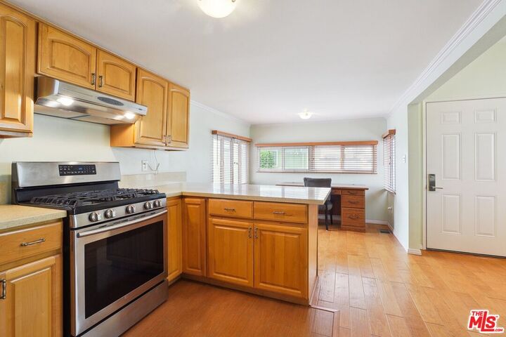 Property Photo:  11250 Playa St  CA 90230