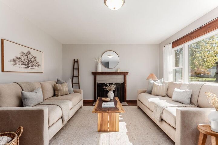Property Photo: 264 Fenway Road OH 43214