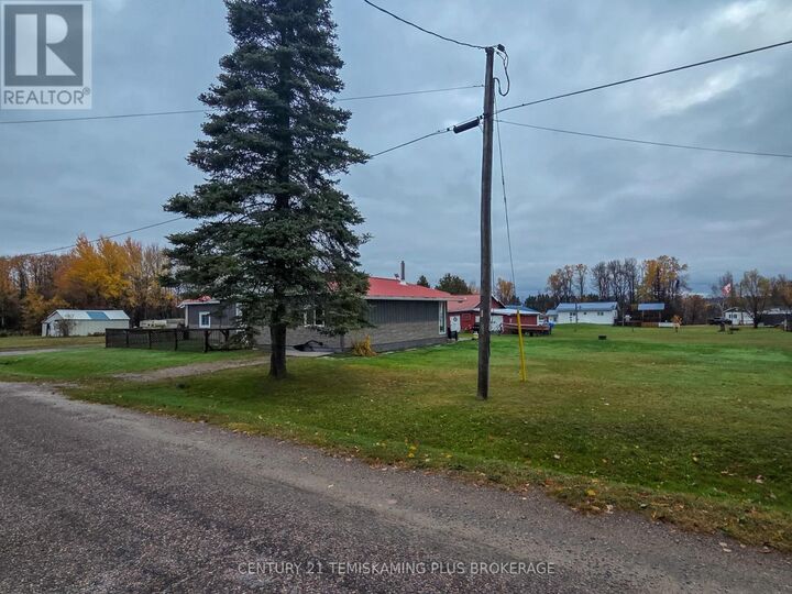 Photo de la propriété:  28 Fifth Street  ON P0J 1G0