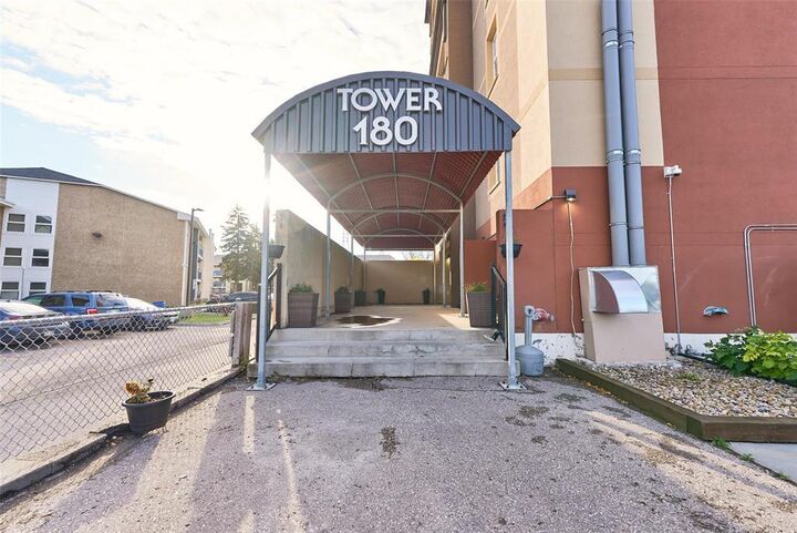 Property Photo:  180 Beliveau Road  MB R2M 1T1
