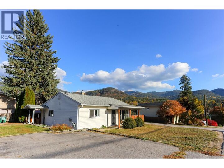 Photo de la propriété:  24 Kootenay Avenue North  BC V0G 1L0