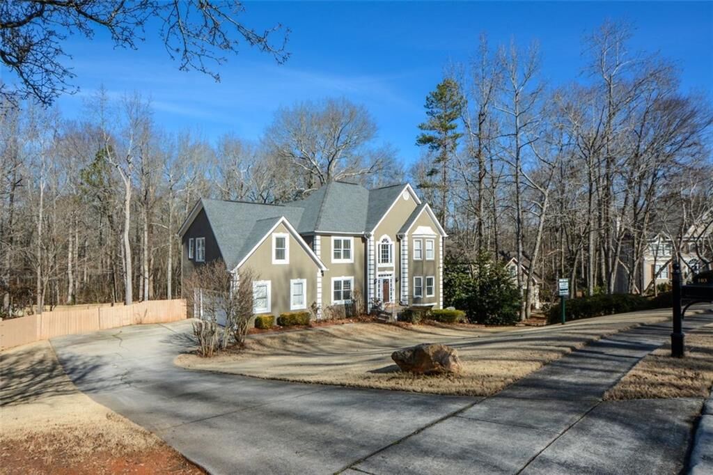 Property Photo:  103 Ashwood Court N  GA 30281