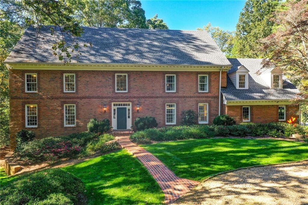 Property Photo:  1710 Winterthur Close NW  GA 30328