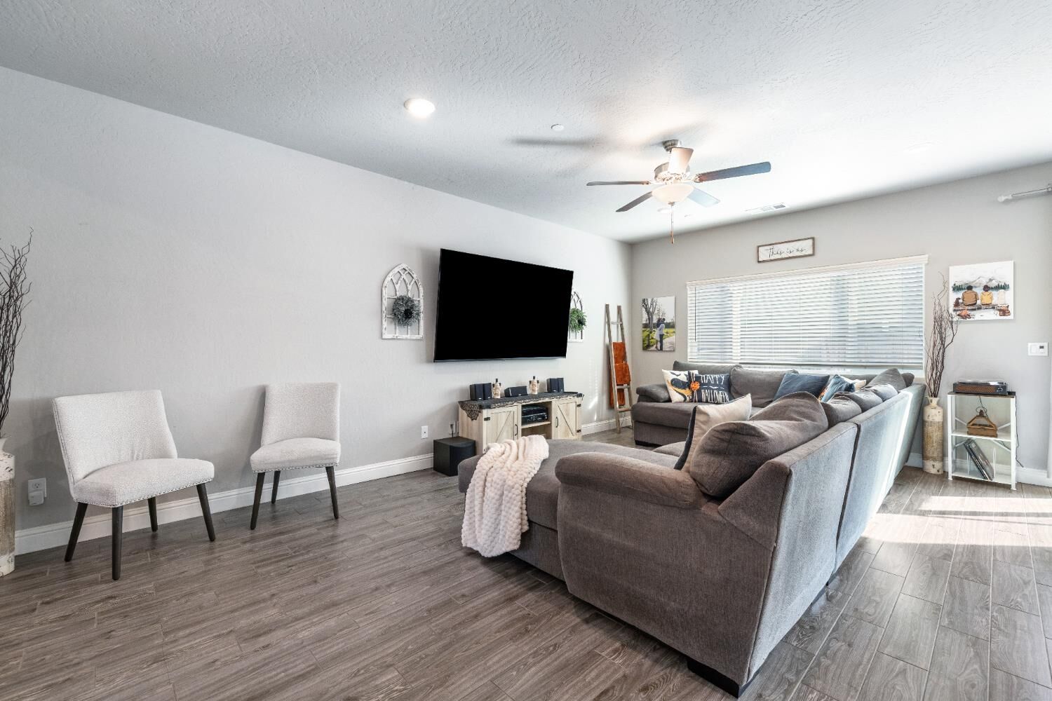 Property Photo:  6157 E Garland Avenue  CA 93727 