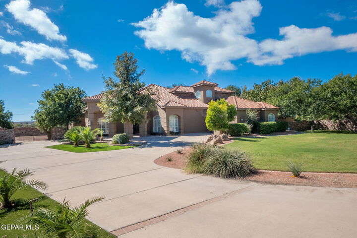 970 Vereda Del Valle Avenue  El Paso TX 79932 photo