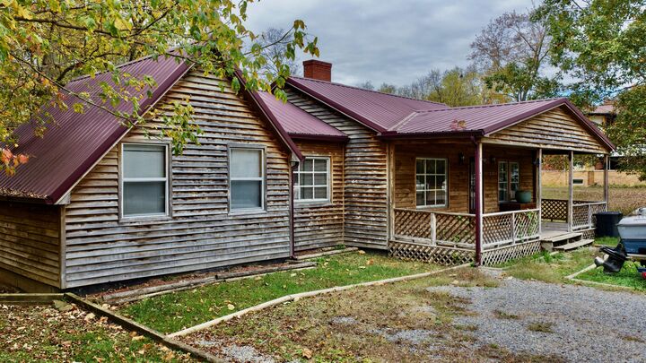 Property Photo:  120 Wickham Street  WV 24910