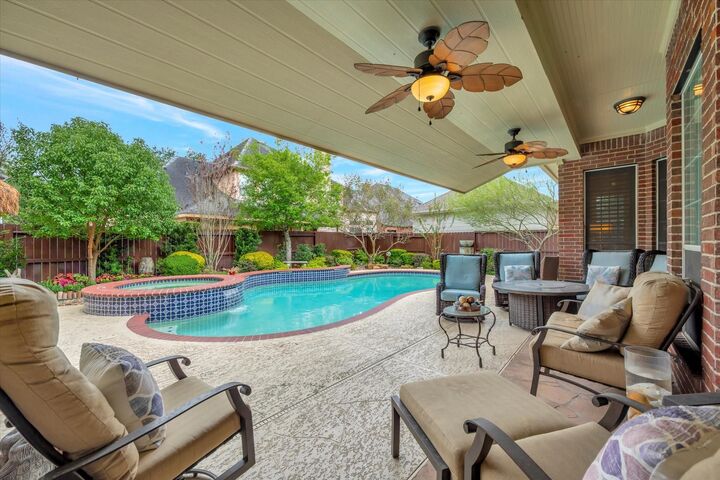 Property Photo:  15411 Rocky Oak Court  TX 77059 