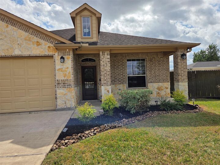 Property Photo:  306 Masterson Street  TX 77583