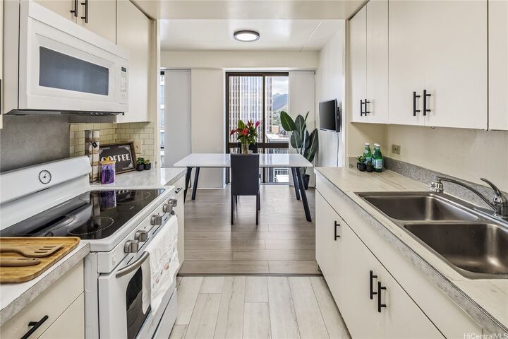 Property Photo: 700 Richards Street 1704 HI 96813