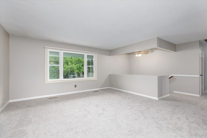 Property Photo:  1527 Pleasant Drive  IA 50219