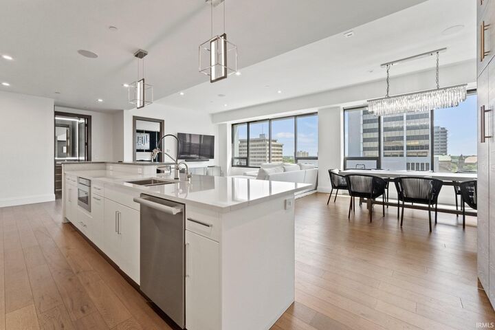 Property Photo:  202 W Berry Street 730  IN 46802