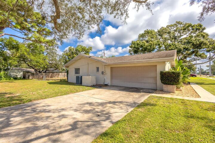 Property Photo:  13397 86th Avenue  FL 33776