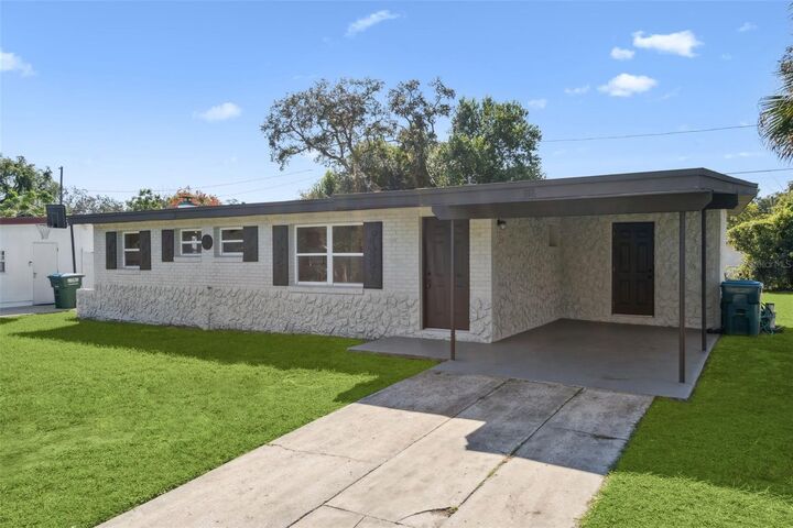 Property Photo:  918 Lormann Circle  FL 32750