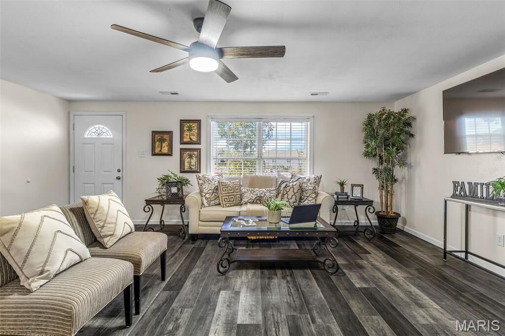 Property Photo: 1633 San De Drive MO 63028