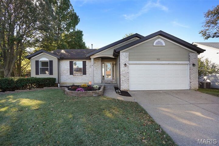 937 Cades Cove  Florissant MO 63031 photo