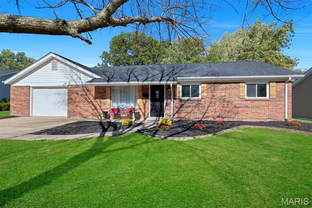 Property Photo:  411 Saint Joseph Avenue  MO 63366