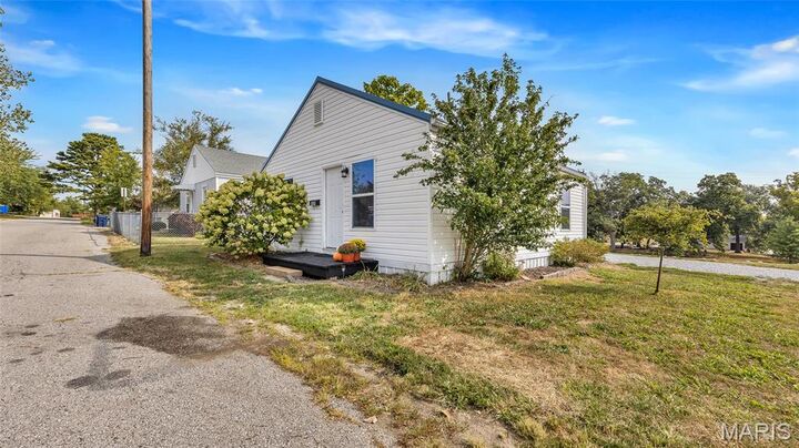 Property Photo:  404 Howard Drive  MO 63385