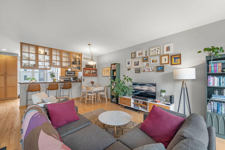 Property Photo:  2106 N Commerce St  WI 53212