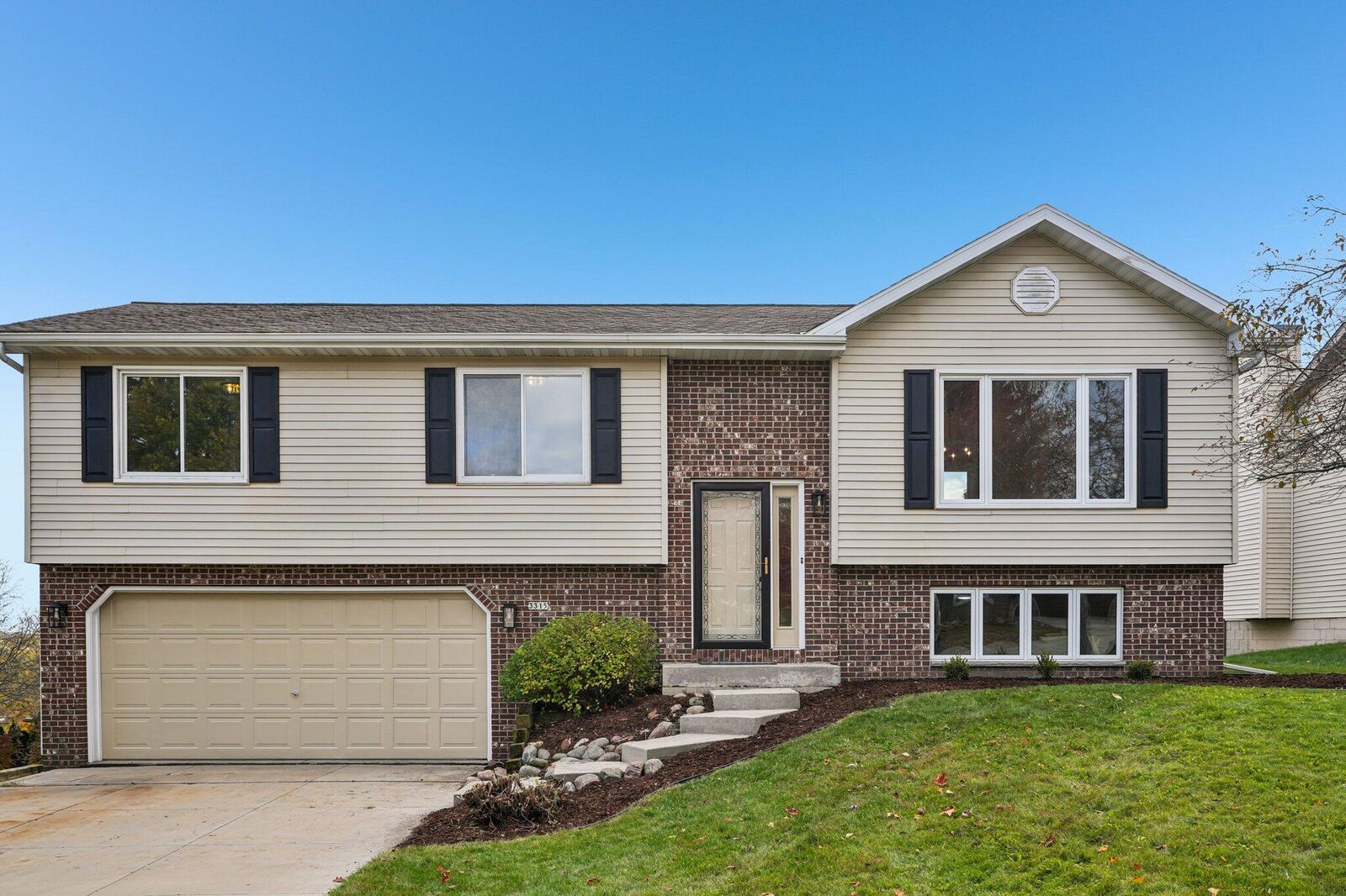 Property Photo:  3315 Windsor Pl  WI 53090