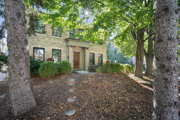 Property Photo:  2432 N Lake Dr  WI 53211