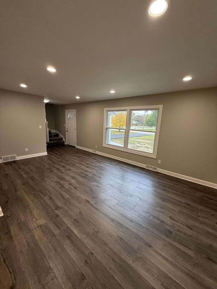 Property Photo:  439 W Mall Rd  WI 53217 