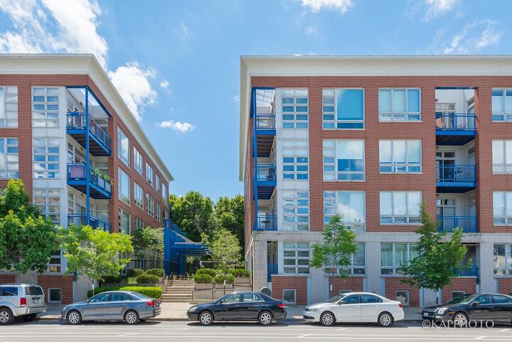 Property Photo:  1151 W Washington Boulevard 102  IL 60607
