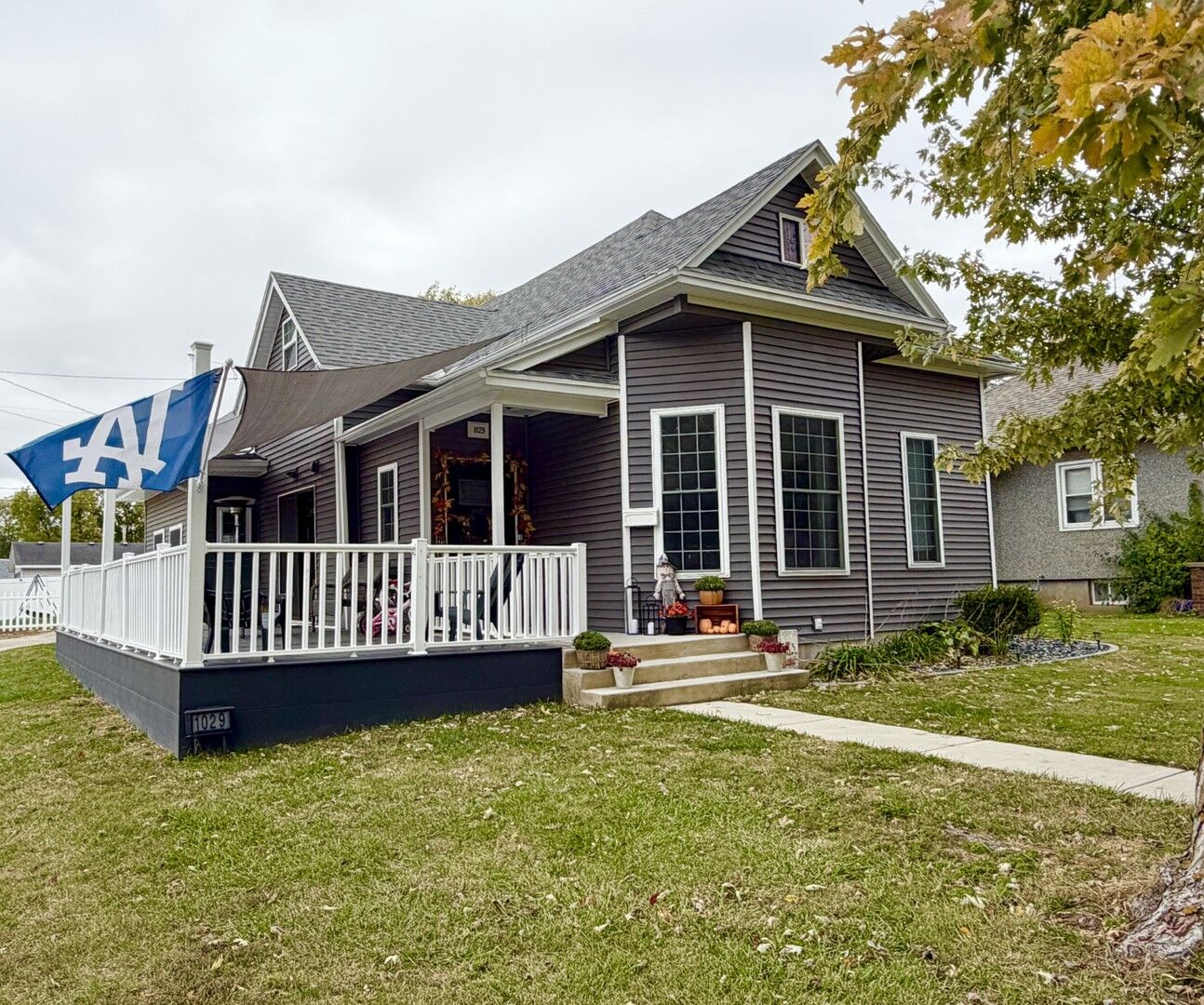 Property Photo: 1029 Creve Coeur Street IL 61301