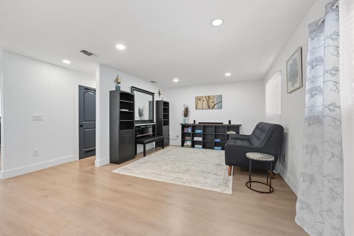 Property Photo:  2536 Las Casas Way  CA 95670