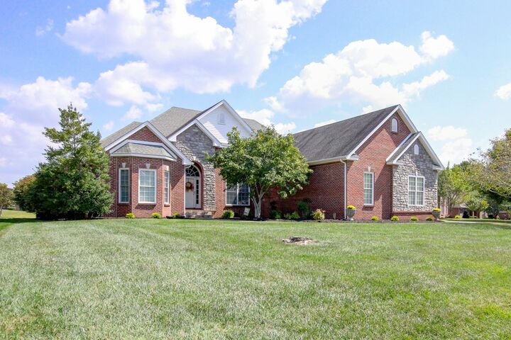 Property Photo: 2564 Hedgerow Ln TN 37043