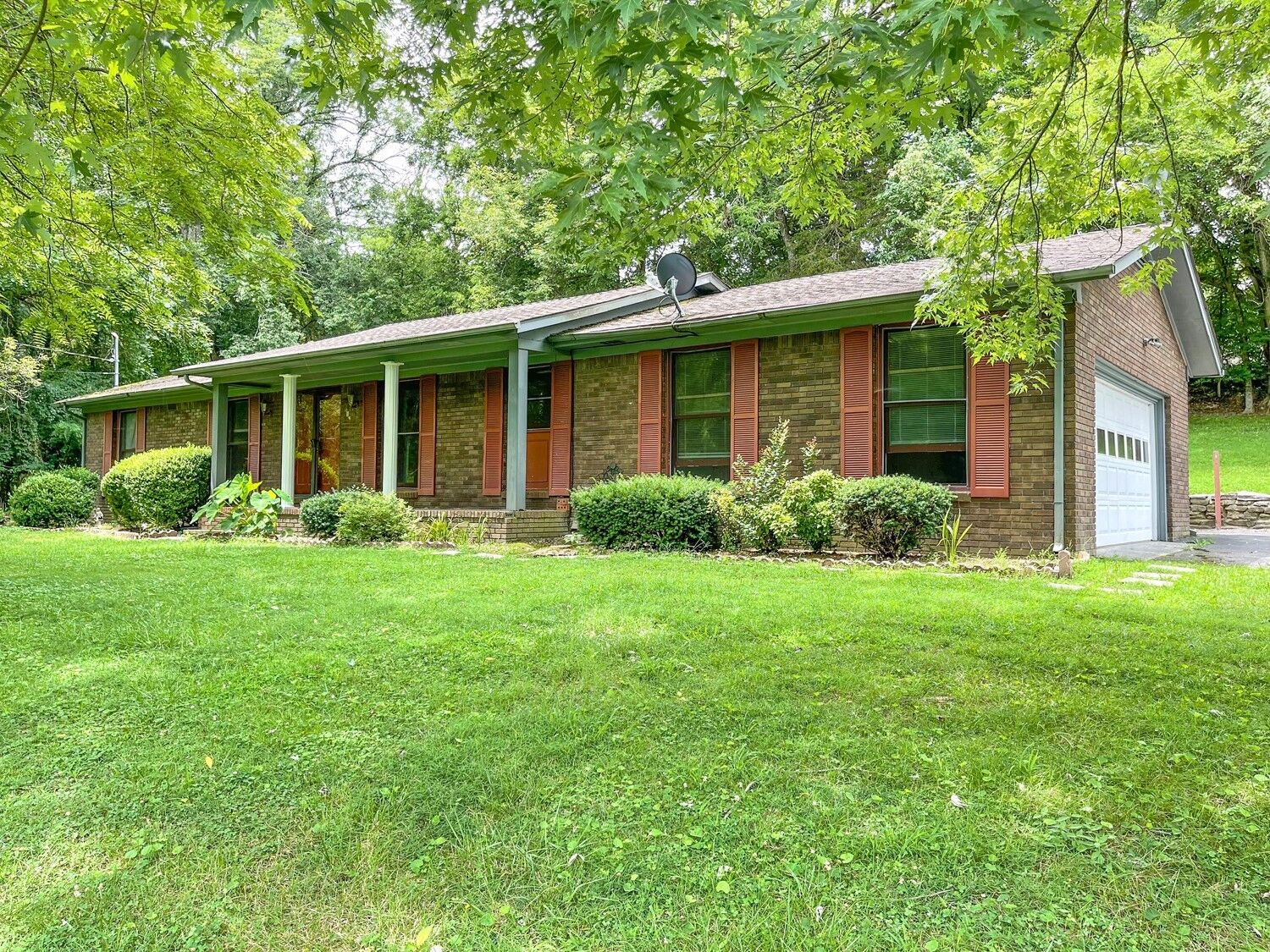 Property Photo:  148 Tanglewood Dr  TN 37190